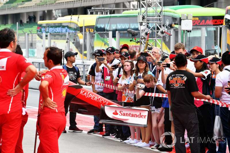 F1 in Schools students in pit lane