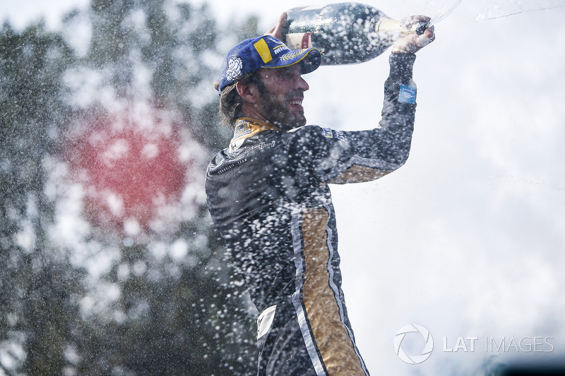 Jean-Eric Vergne, Techeetah enjoys his Mumm Champagne on the podium