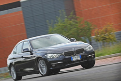 BMW 330e
