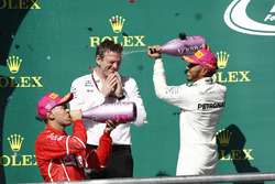Podyum: Lewis Hamilton, Mercedes AMG F1, 2. Sebastian Vettel, Ferrari, James Allison, Mercedes AMG F