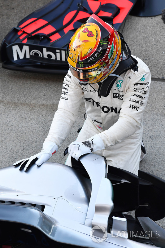 Race winner Lewis Hamilton, Mercedes-Benz F1 W08 celebrates in parc ferme