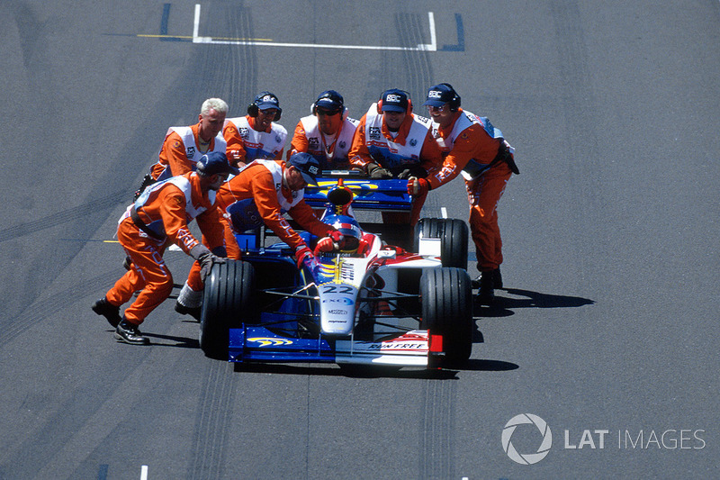 Jacques Villeneuve, en problemas con el BAR en 1999.