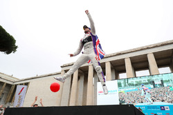 Yarış galibi Sam Bird, DS Virgin Racing