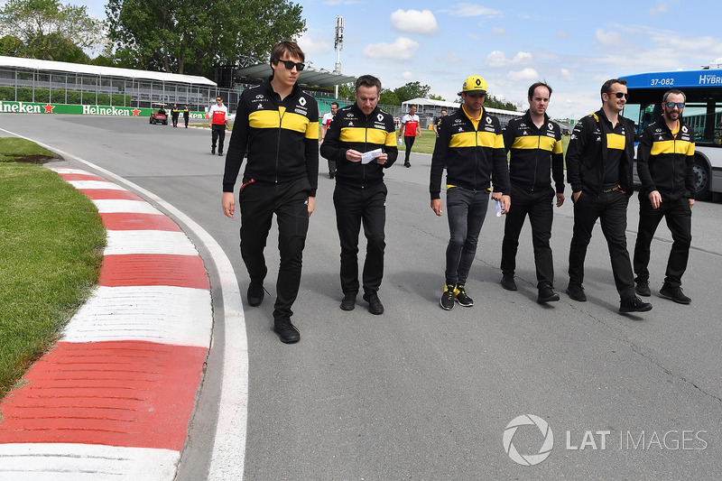 Carlos Sainz Jr., Renault Sport F1 Team