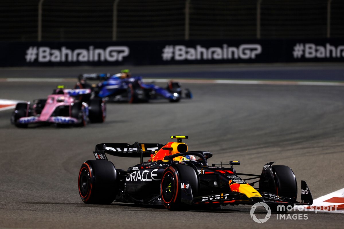 Sergio Pérez, Red Bull Racing RB19, Pierre Gasly, Alpine A523