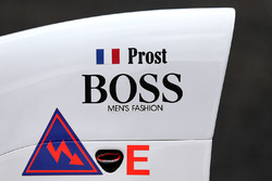 Stoffel Vandoorne bestuurt de McLaren MP4/5 van Alain Prost uit 1989