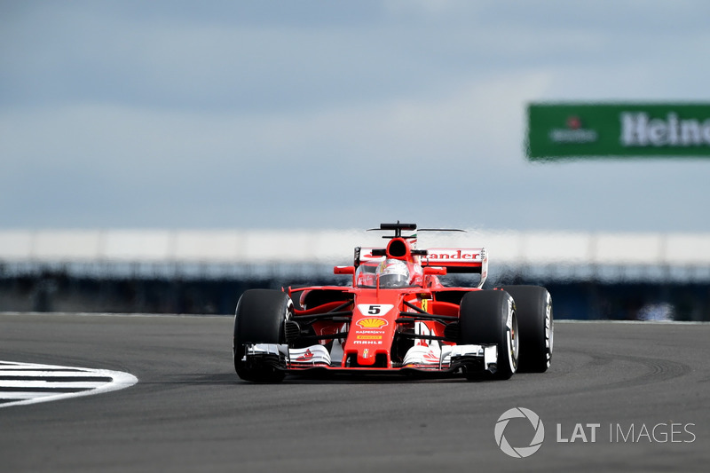 Sebastian Vettel, Ferrari SF70H, mit Cockpitschutz Shield