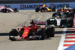 Kimi Räikkönen, Ferrari SF70H; Lewis Hamilton, Mercedes AMG F1 W08; Max Verstappen, Red Bull Racing