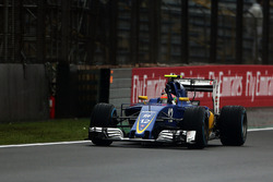 Felipe Nasr, Sauber C35, viert zijn negende plaats in de Grand Prix van Brazilië