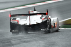 #2 Porsche Team Porsche 919 Hybrid: Timo Bernhard, Earl Bamber, Brendon Hartley