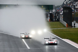 #2 Porsche Team Porsche 919 Hybrid: Timo Bernhard, Earl Bamber, Brendon Hartley, #8 Toyota Gazoo Rac