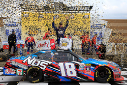 Sieger Kyle Busch, Joe Gibbs Racing, Toyota