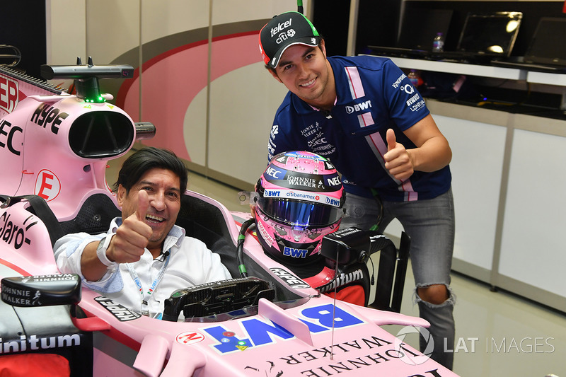 Sergio Pérez, Sahara Force India VJM10 e Iván Zamorano, exfutbolista