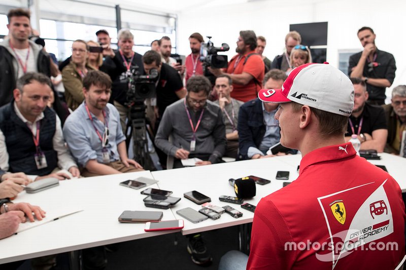 Mick Schumacher na spotkaniu z prasą