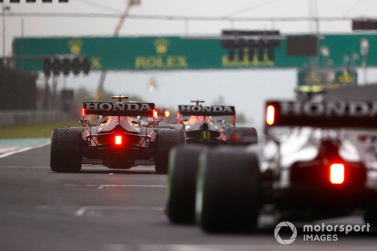 Sergio Perez, Red Bull Racing RB16B, takes his grid position for the start