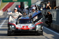 Winnaar #2 Porsche Team Porsche 919 Hybrid: Timo Bernhard, Earl Bamber, Brendon Hartley