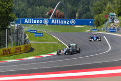 Lewis Hamilton, Mercedes AMG F1 W07 Hybrid
