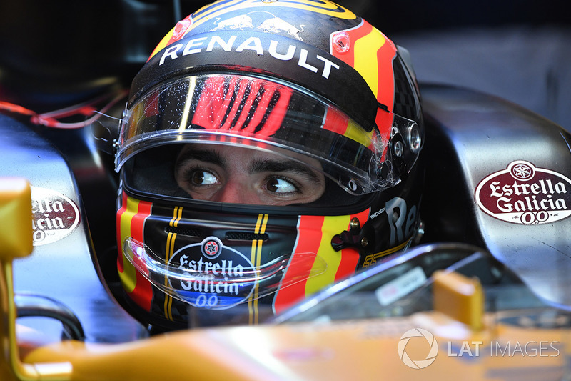 Карлос Сайнс-мол., Renault Sport F1 Team RS17
