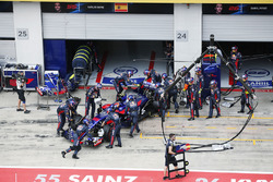 Carlos Sainz Jr., Scuderia Scuderia Toro Rosso STR12, valt uit