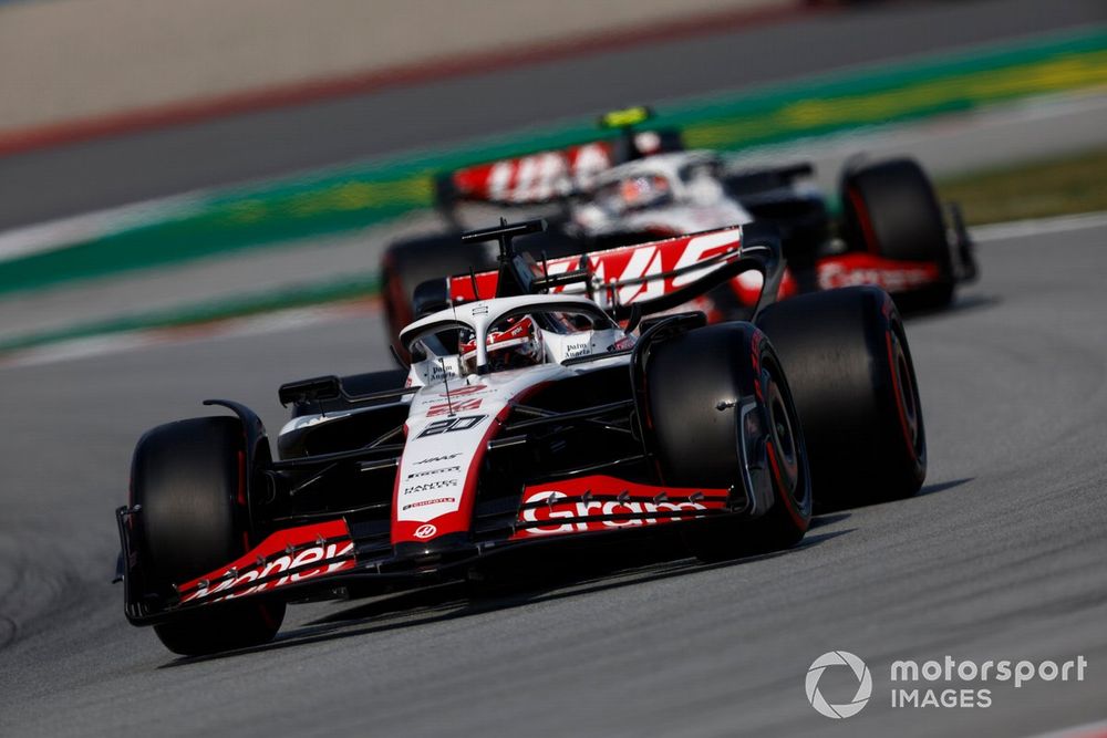 Kevin Magnussen, Haas VF-23, Nico Hulkenberg, Haas VF-23