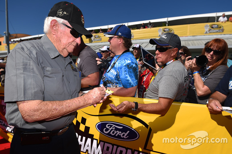 Platz 1: Bobby Allison – 4.343 Runden