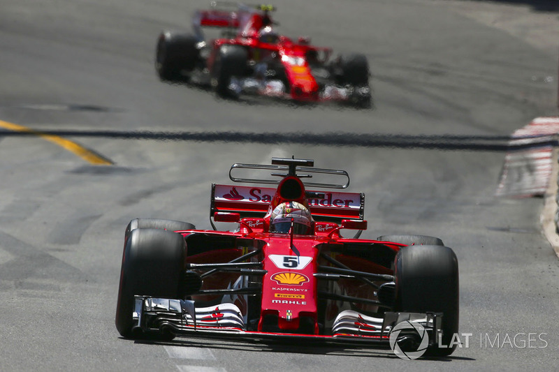 Vettel davanti a Raikkonen dopo il pit stop nel GP di Monaco 2017