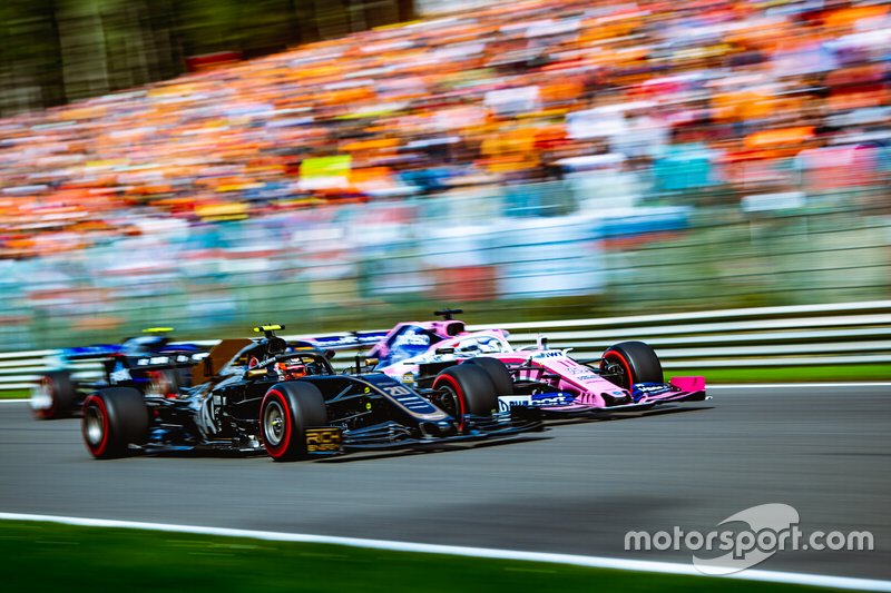 Kevin Magnussen, Haas F1 Team VF-19, Sergio Pérez, Racing Point RP19