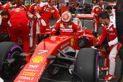 Kimi Raikkonen, Ferrari, sulla griglia