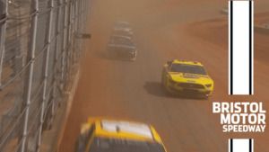 NASCAR-bolides trainen op het gravel van Bristol