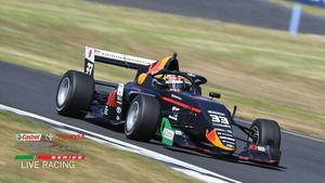 Live: Manfeild - Race 3