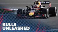 Max Verstappen y Sergio Pérez conducen el RB16B en Silverstone