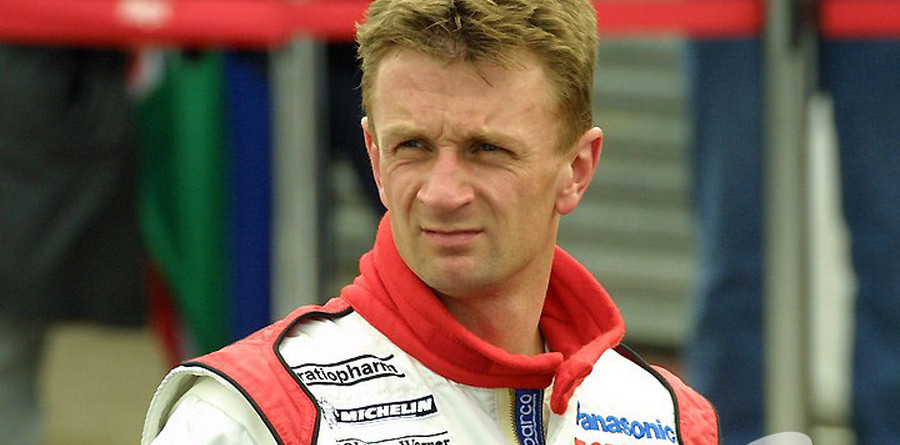 McNish racing to win McNish racing to win