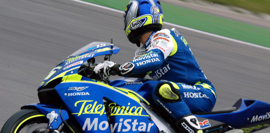 Gibernau maintains control of the French GP Gibernau maintains control of the French GP