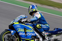 Gibernau maintains control of the French GP Gibernau maintains control of the French GP