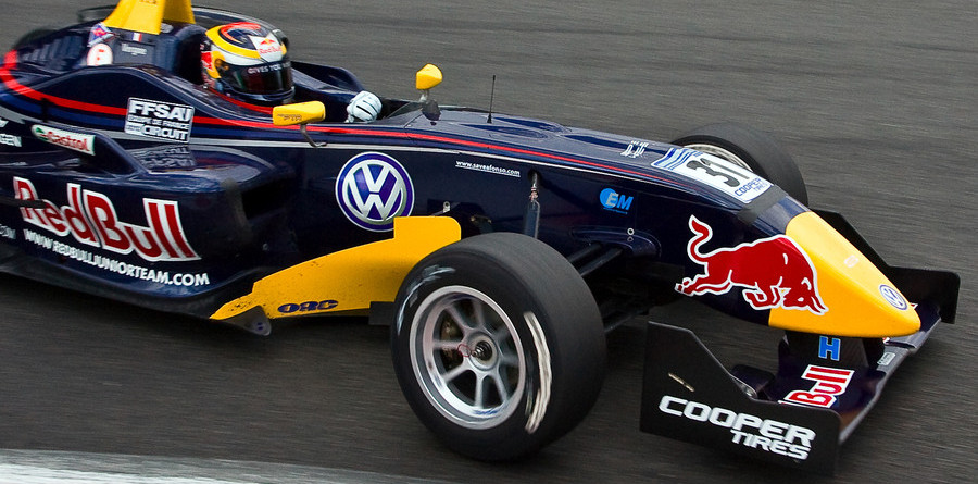 Vergne outclasses rivals at Thruxton Vergne outclasses rivals at Thruxton