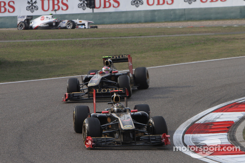 Heidfeld surprised by Petrov's strength