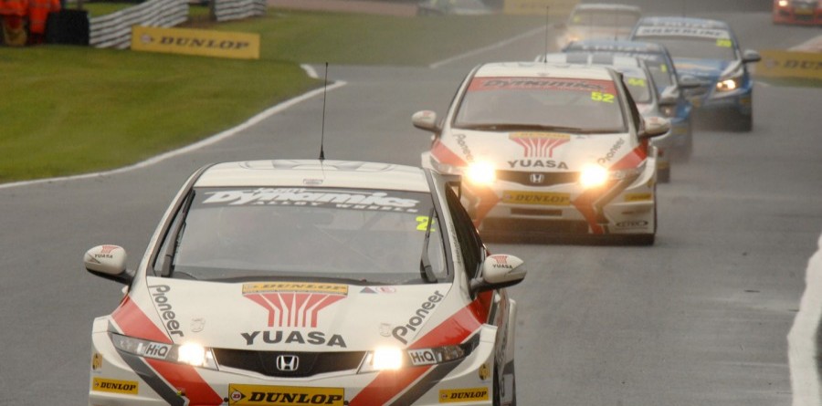 Honda duo takes battle to Rockingham Honda duo takes battle to Rockingham