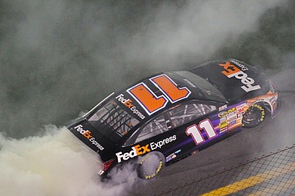 Denny Hamlin vaults to Daytona Unlimited victory