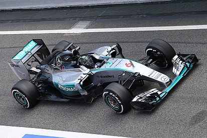 Nico Rosberg manda en el segundo día en Barcelona