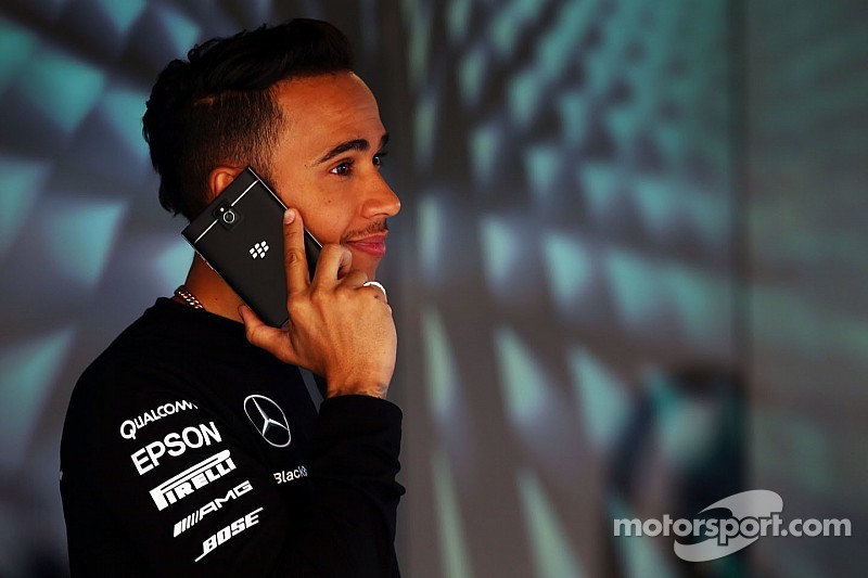 Hamilton no pierde el ritmo y se lleva el día