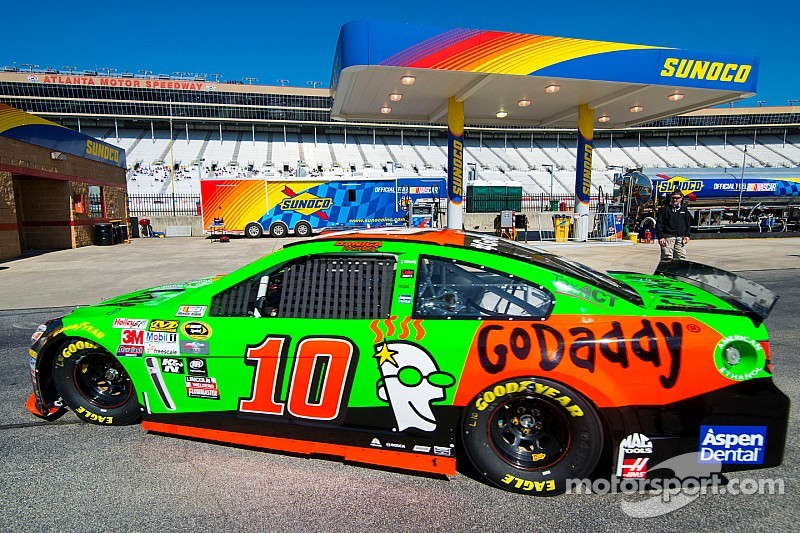 GoDaddy dejará NASCAR y a Danica Patrick