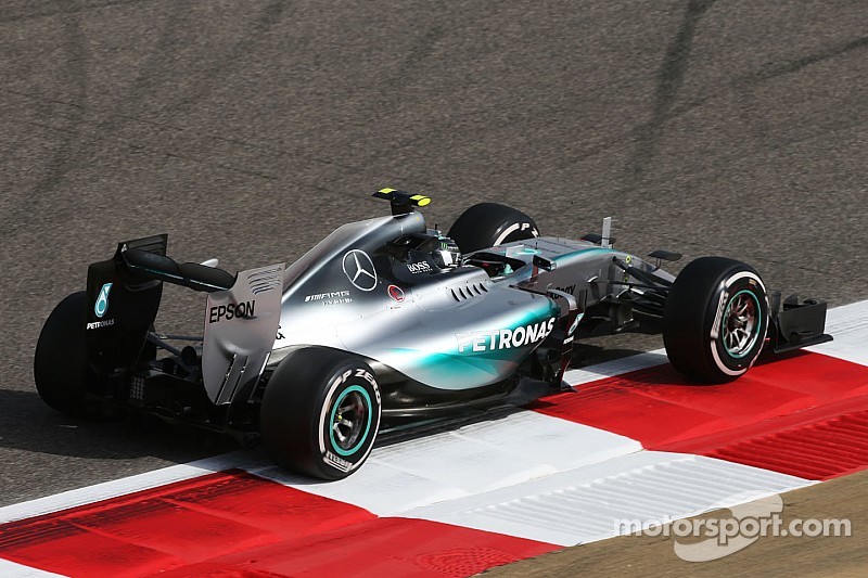 Rosberg lidera el 1-2 de Mercedes en la primera práctica