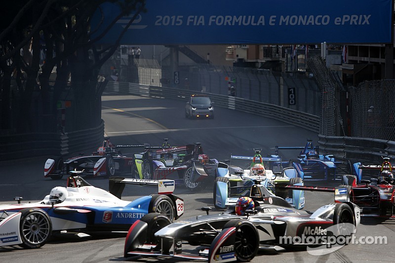 Vidéo - Énorme carambolage en Formule E à Monaco
