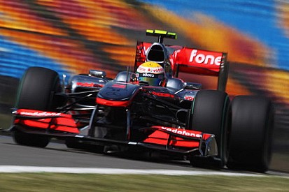 La spunta Lewis Hamilton nella doppietta McLaren