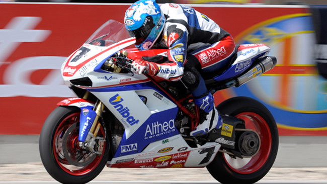 Imola, Q1: Checa si conferma al top
