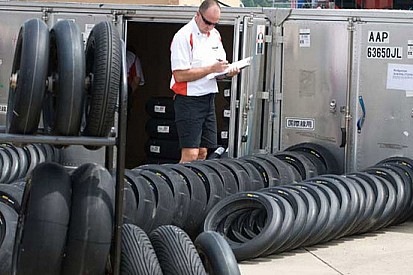 A Sepang non servono le gomme asimmetriche