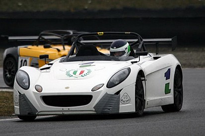 La pioggia non ferma i test collettivi della Lotus Cup