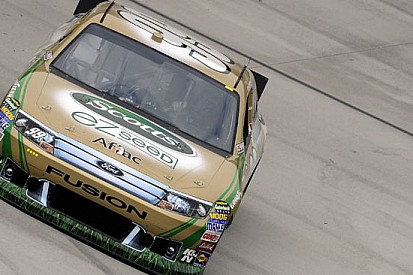 Edwards centra la pole anche a Bristol