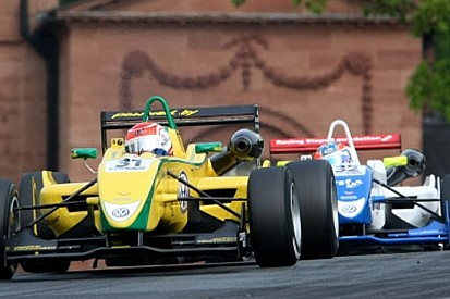 Nasr e Foresti si spartiscono le pole ad Oulton Park