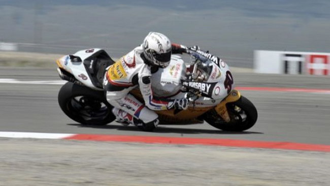 Guintoli si gode il suo primo podio in Superbike